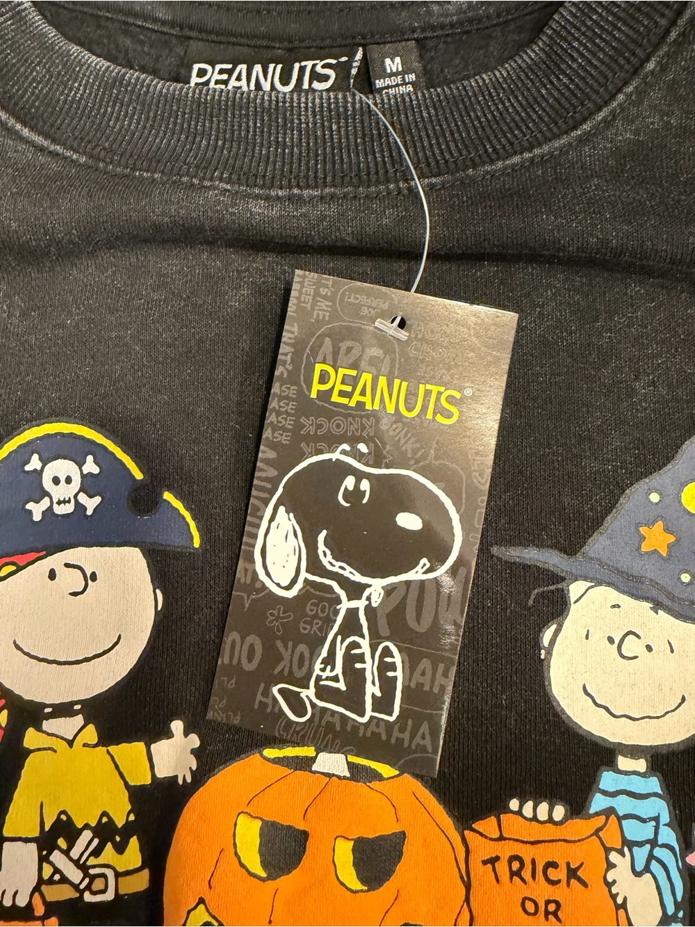 Peanuts Snoopy Halloween Crewneck Sweatshirt in black worn look - Picture 2 of 2